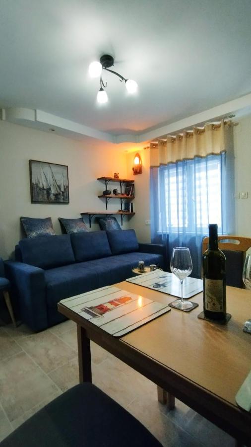 Apartments Aleksandra Risan Dış mekan fotoğraf