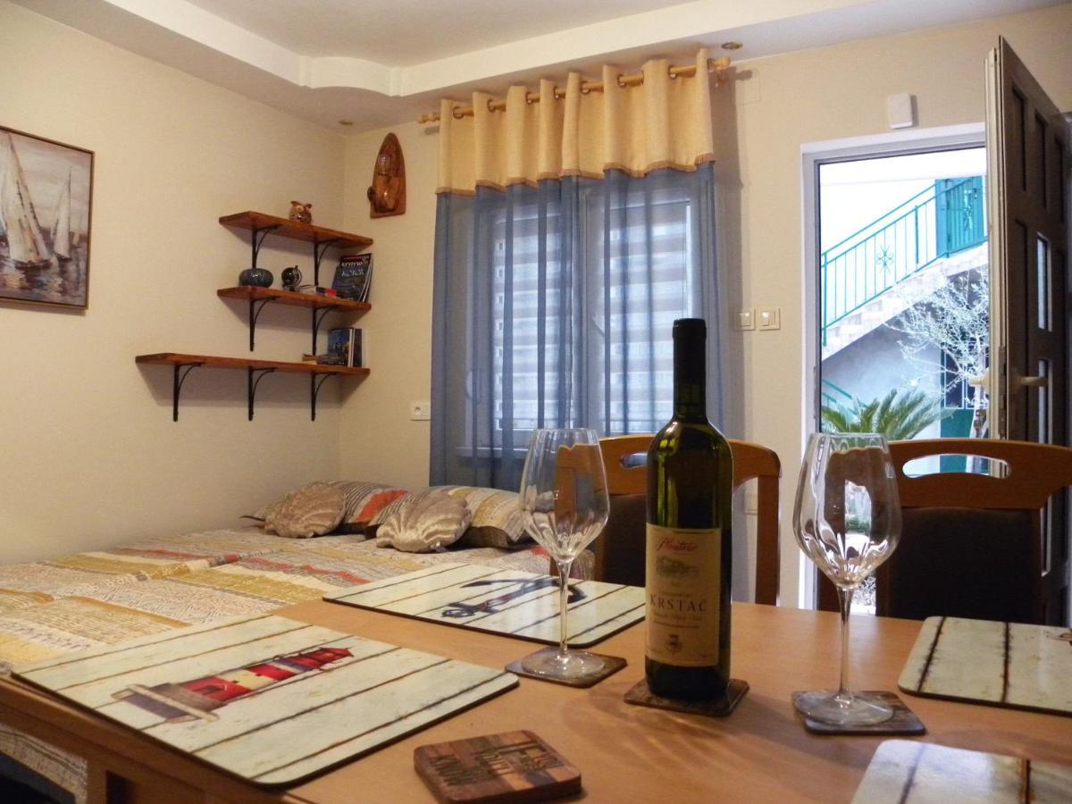 Apartments Aleksandra Risan Dış mekan fotoğraf