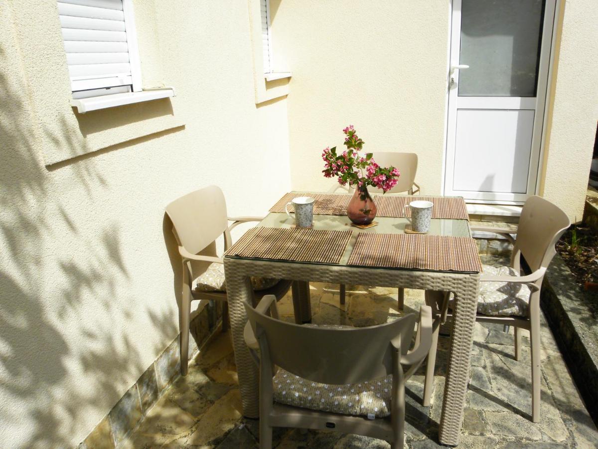 Apartments Aleksandra Risan Dış mekan fotoğraf