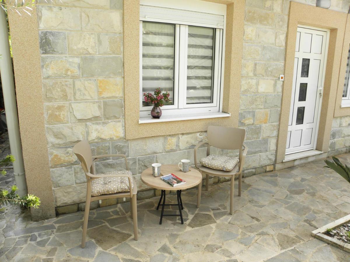 Apartments Aleksandra Risan Dış mekan fotoğraf