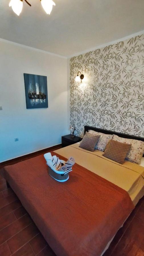 Apartments Aleksandra Risan Dış mekan fotoğraf