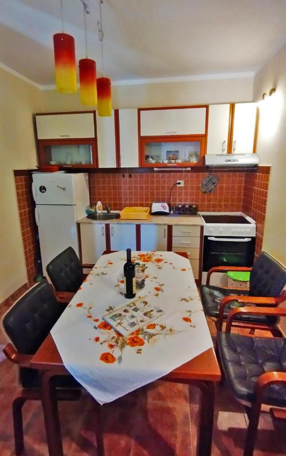 Apartments Aleksandra Risan Dış mekan fotoğraf