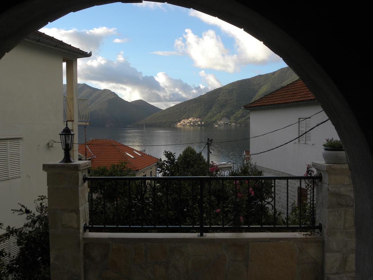 Apartments Aleksandra Risan Dış mekan fotoğraf